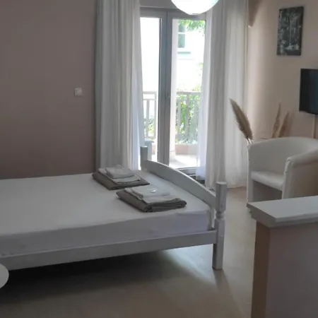 Hotel & Lombrelle 3*