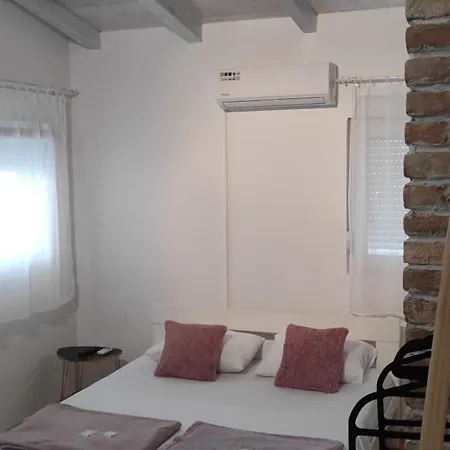 & Lombrelle Hotel Mostar