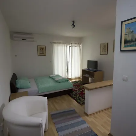 Hotel & Lombrelle 3*