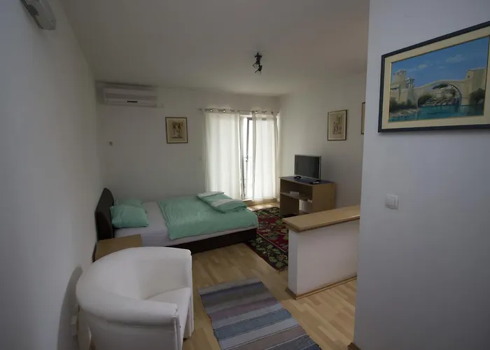 Hotel & Lombrelle 3*